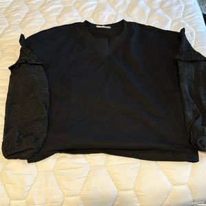 Heartloom sweatshirt with lace/ruffle sleeves